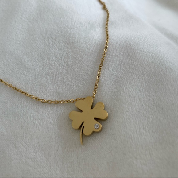 Lucky Stainless Steel Necklace in Silver or Gold - Picture 4 of 4